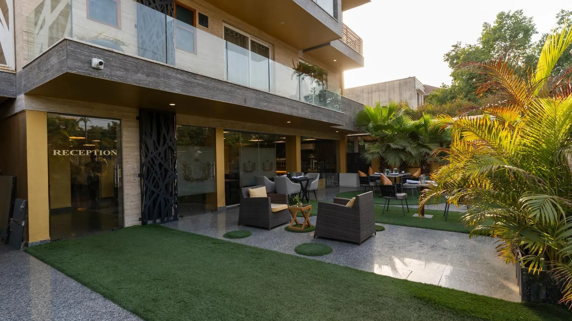 Lime Tree Hotel - Near Medanta Hospital Gurgaon