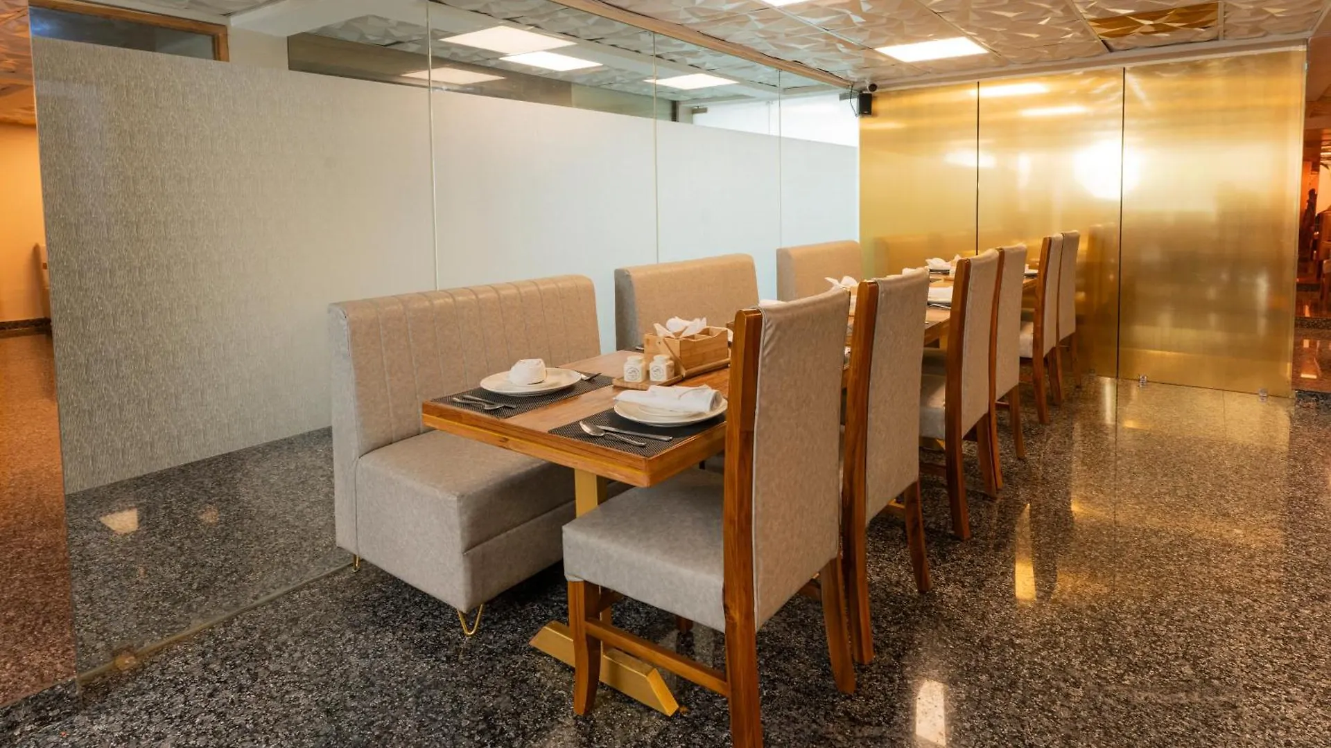 ***  Lime Tree Hotel - Near Medanta Hospital Gurgaon Indien